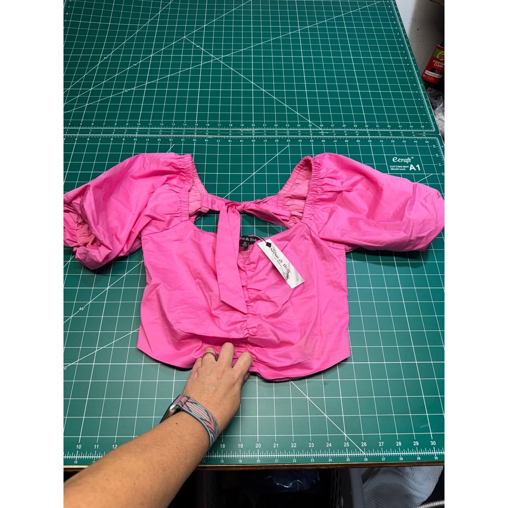 Strut & Bolt Pink Puff Sleeve Ruched Smocked Tie Back Crop Top Blouse Medium